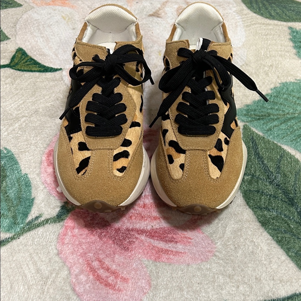 Steve Madden Tan and Black Leopard Women's Sneakers NWOT 7